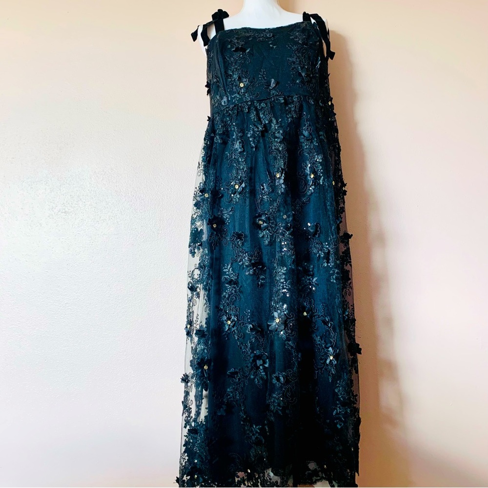Arula Black & Gold Floral Appliqué Sequin Shimmer Sleeveless Maxi Dress.